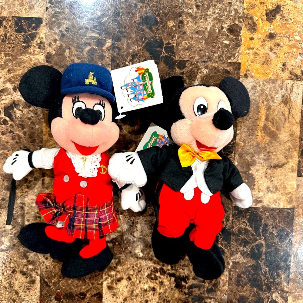 Minnie and Mickey Disneyland plushes! (LOT)